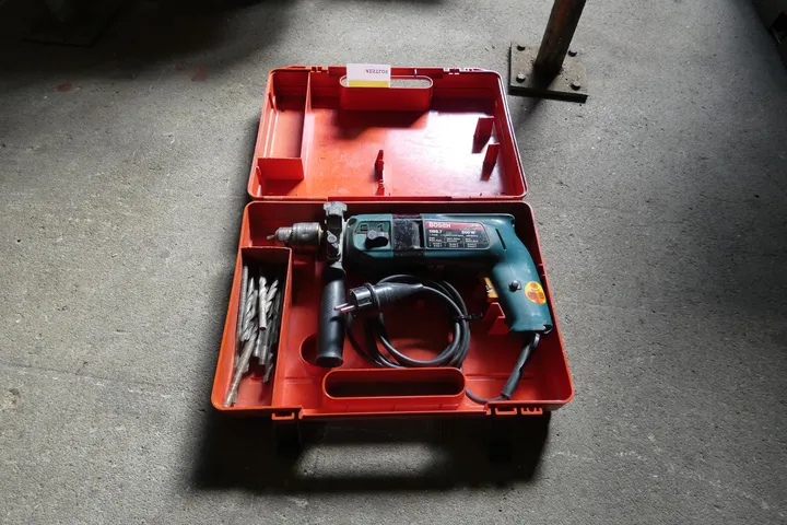 Bosch Schlagbohrer mit Zubehör Modell: Scintilla SA